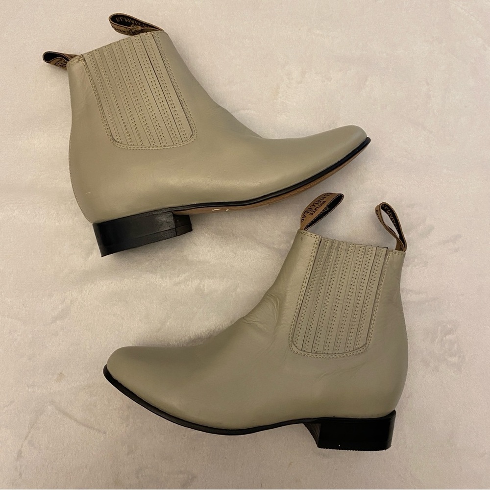 Botines El Malcreado Cream Leather Ankle Boots - 7